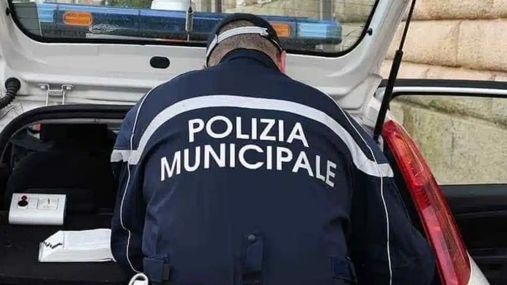 pagani aggredito agente