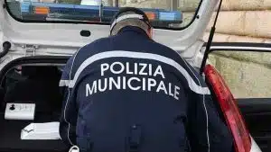pagani aggredito agente