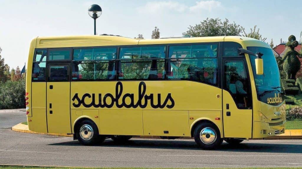 salento scuolabus guida senza licenza fermo amministrativo