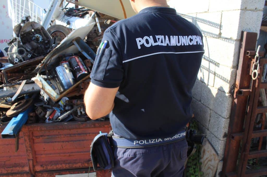 altavilla silentina sequestrate officine area rifiuti