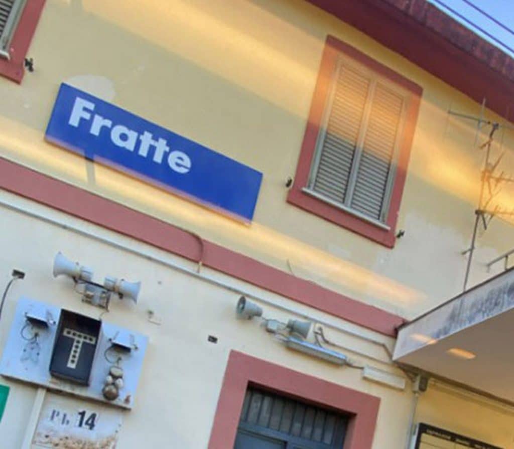 treno non entra binari fratte disagi linea mercato san severino-salerno