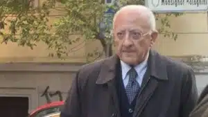 salerno vincenzo de luca visita quartiere carmine