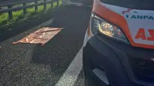 camionista morto eboli campagna autostrada A2 malore