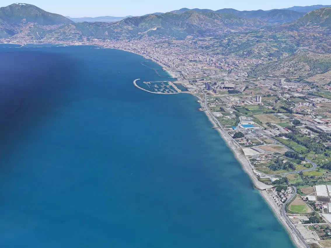 Salerno, la litoranea cambia volto: traffico spostato verso l’interno e nuovo boulevard panoramico con l’hotel firmato da Stefano Boeri