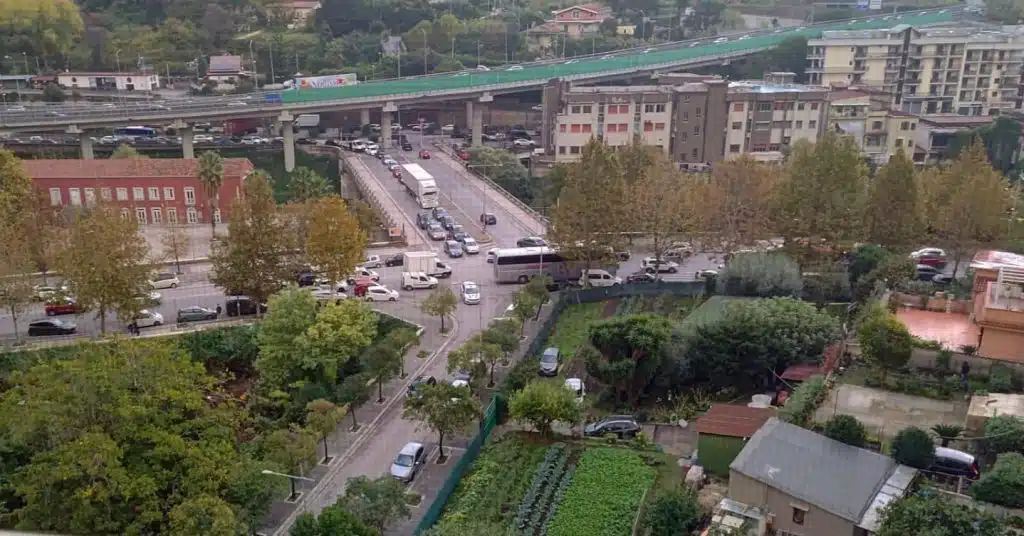 Salerno, traffico in tilt tra Lungoirno e ponte Mattiucci: Avella chiede interventi strutturali e critica l’immobilismo del Comune