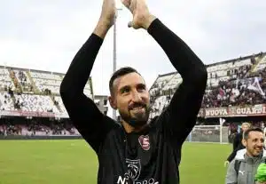 Donnarumma carica la Salernitana: “Siamo primi, ma vogliamo volare ancora più in alto”