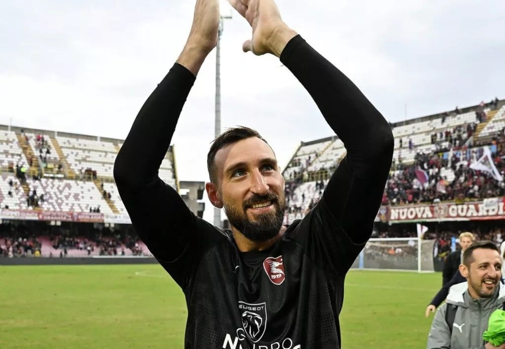 Donnarumma carica la Salernitana: “Siamo primi, ma vogliamo volare ancora più in alto”