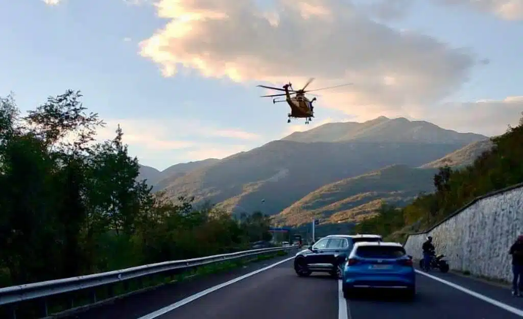 Tragedia sulla Bussentina: incidente mortale tra Caselle in Pittari e Sanza, un morto e traffico in tilt