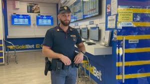 rapina salerno arresti applauso prefetto