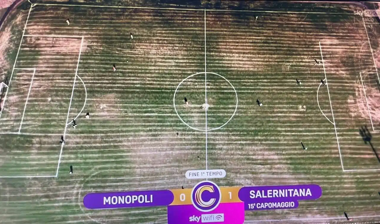 “Peggio che a Chernobyl”: ironia social sul campo di Monopoli dopo la vittoria della Salernitana