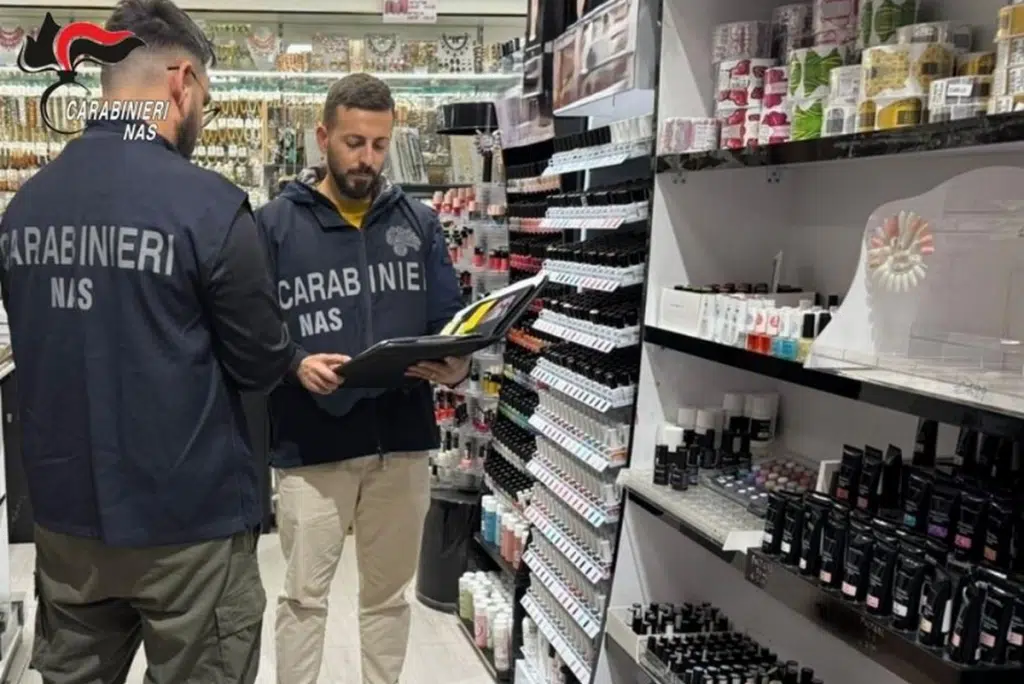 Sequestrati a Salerno 60 gel per unghie contenenti sostanze vietate: prodotti potenzialmente cancerogeni ritirati dal mercato
