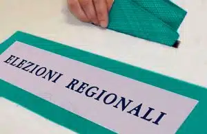 Liste e candidati al centro delle elezioni regionali in Campania: il quadro completo