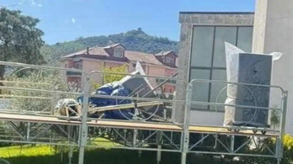 San Cipriano Picentino crollo palco