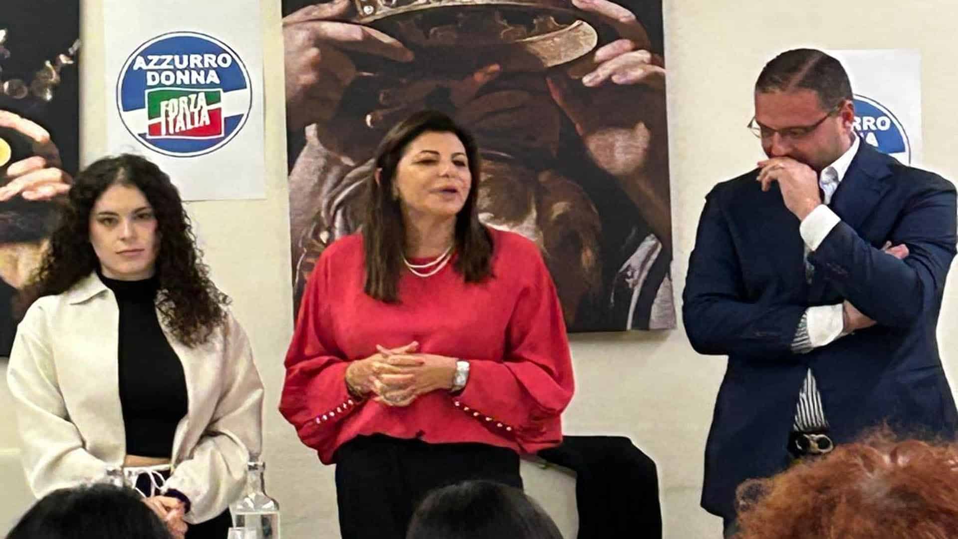 capaccio paestum azzurro donna evento