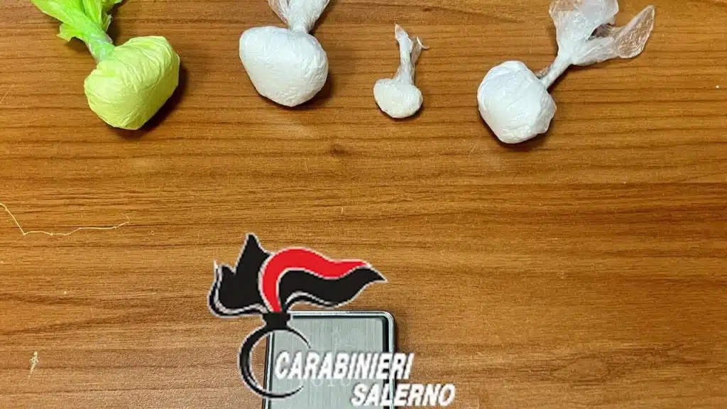 Salerno, 73 grammi di droga in casa: arrestato un uomo per spaccio