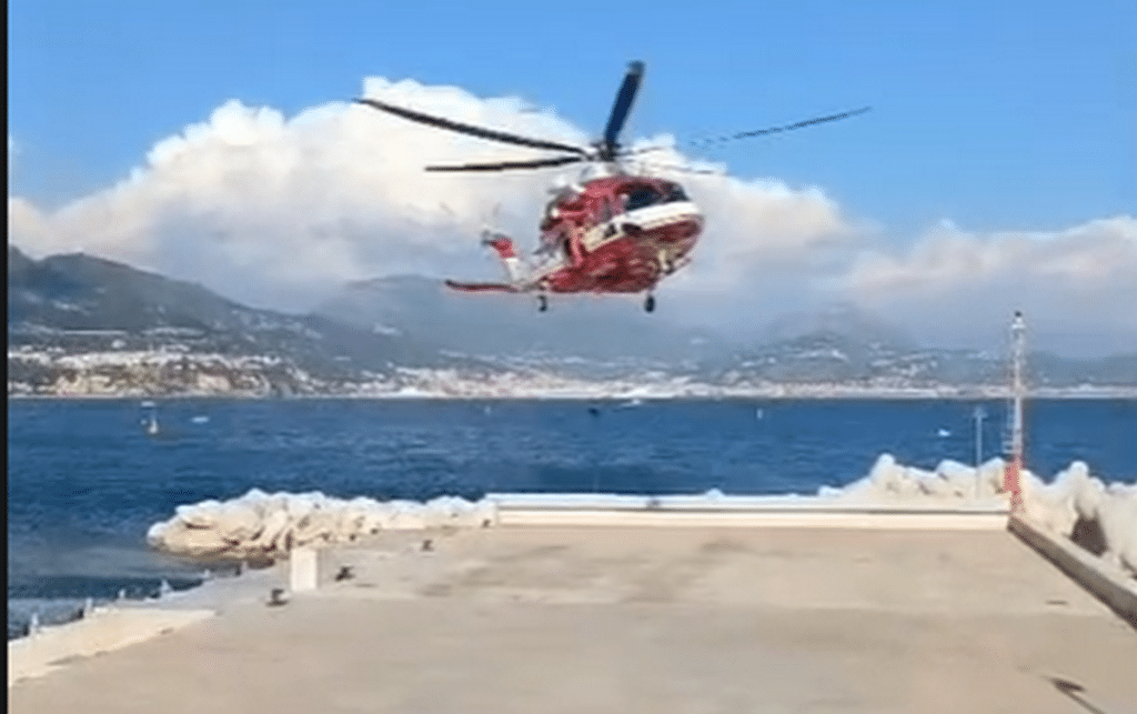 Turista si perde sui sentieri della Costiera Amalfitana: salvata dai Vigili del Fuoco con l’elicottero