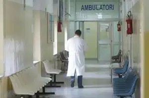 droga nascosta videocassetta ospedale ruggi salerno