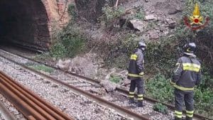 linea napoli salerno interrotta racconto papà figlio acustico