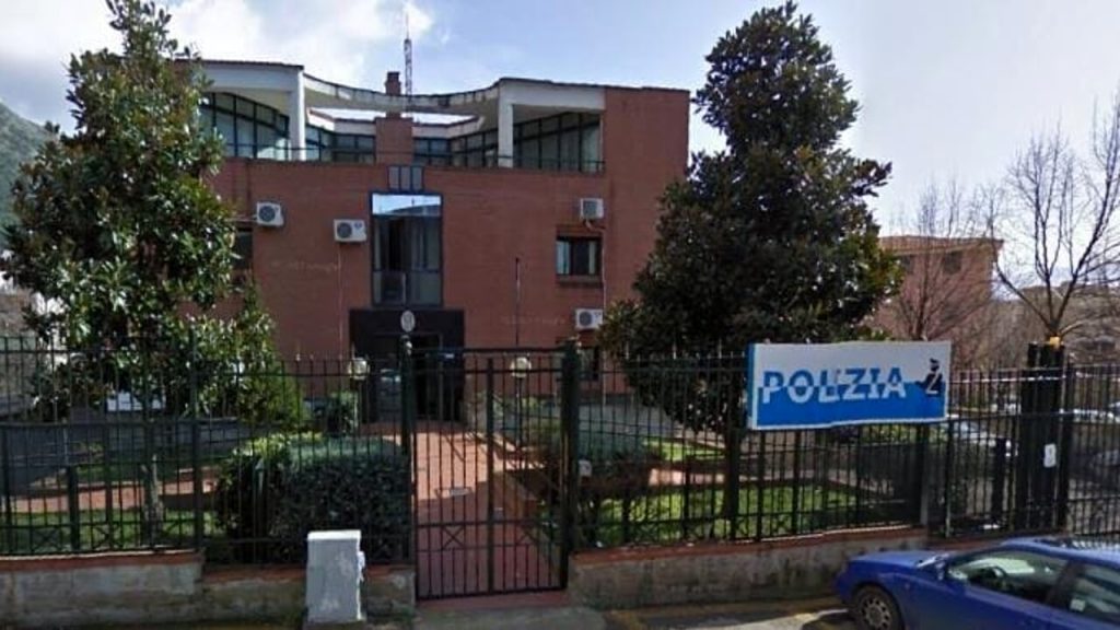 droga fuga polizia arrestata sarno