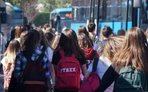 auto sospetta davanti scuole salerno