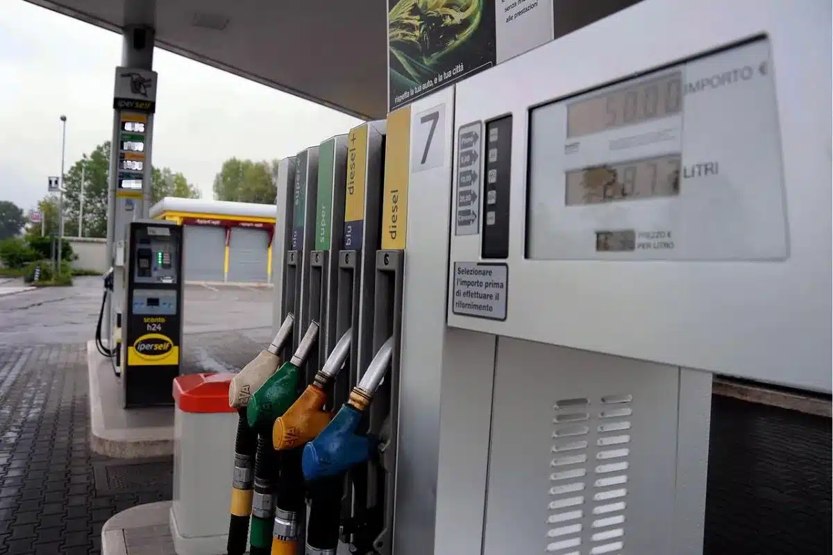 altavilla silentina furto distributore carburanti