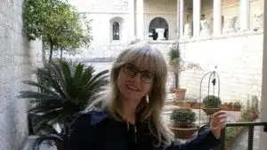 Addio a Eleonora Melfi Sorrentino, l’animalista salernitana che sognava un gattile: “Un cuore d’oro, non ti dimenticheremo mai”