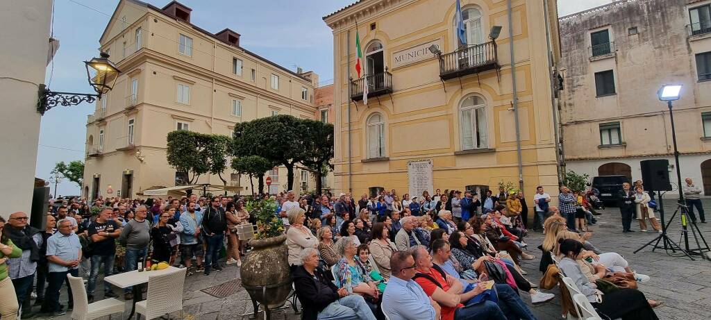 Minori Formichelle dibattito sociale