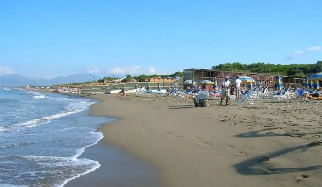 battipaglia piano spiagge incontro mate