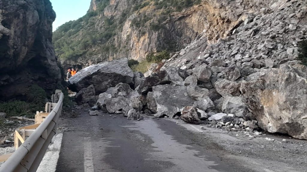 Camerota riapertura strada Mingardo