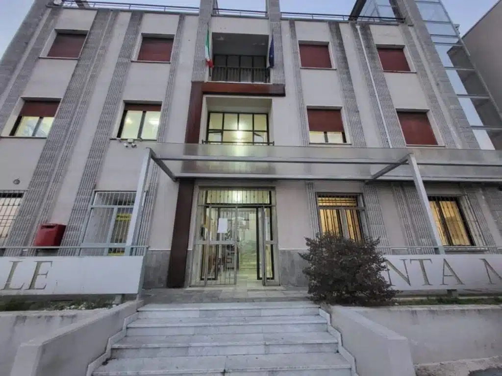 sindaco sospeso santa marina minoranza comune parte civile processo