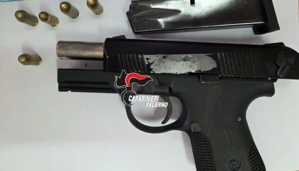pontecagnano faiano pistola clandestina arresto