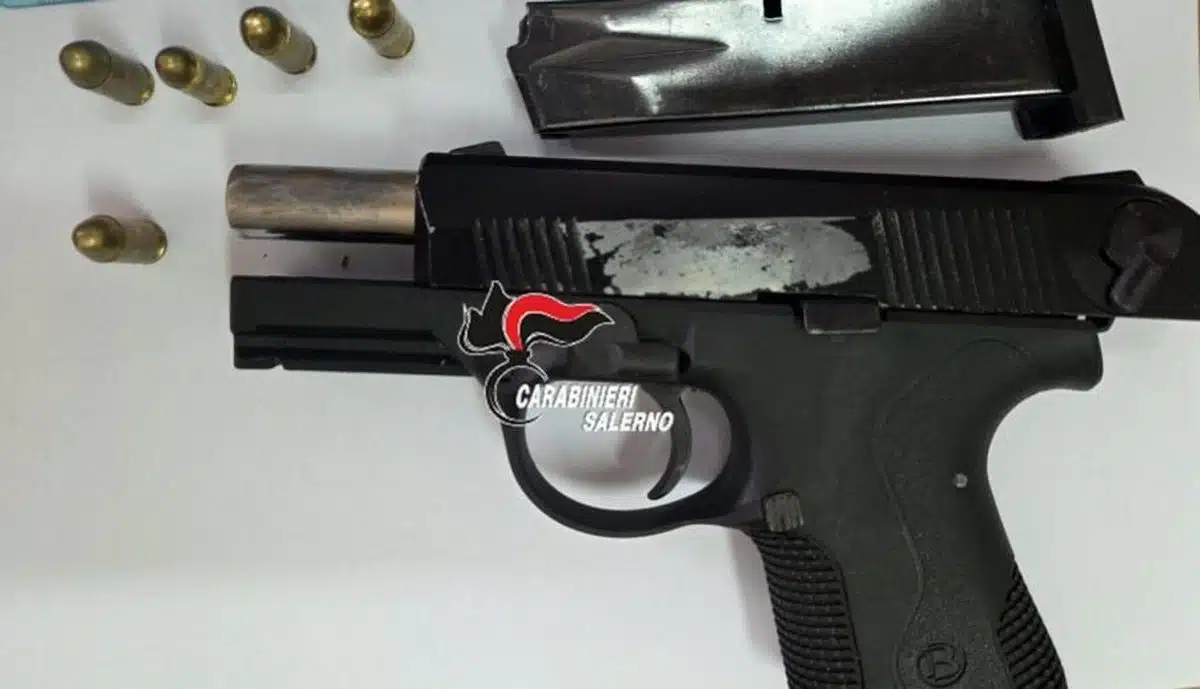 pontecagnano faiano pistola clandestina arresto