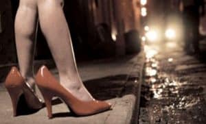 arrestato pozzuoli sfruttamento prostituzione