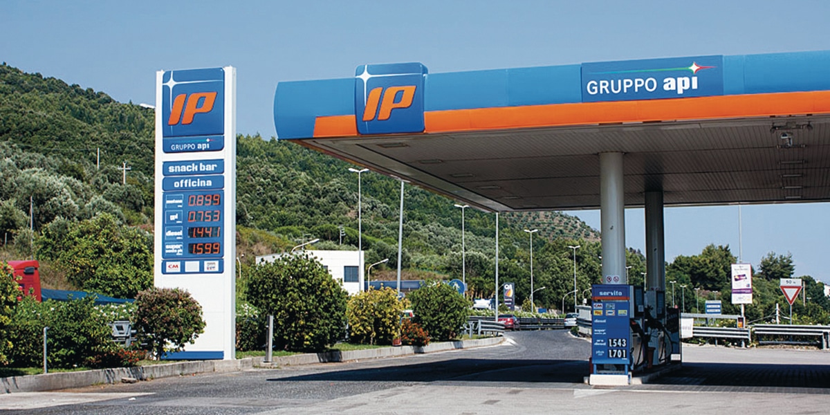 Distributore fermo sulla tangenziale di Salerno: il Tribunale respinge la richiesta di rilascio, la ditta Rosa chiede dialogo e riapertura