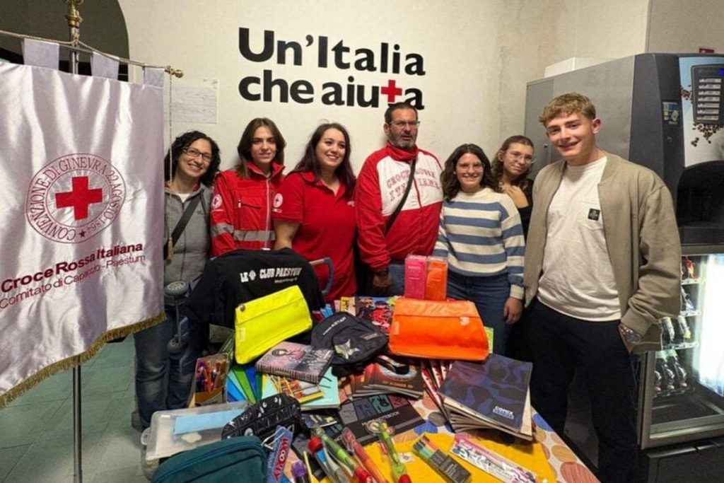 leo club paestum consegnato lo zaino sospeso croce rossa