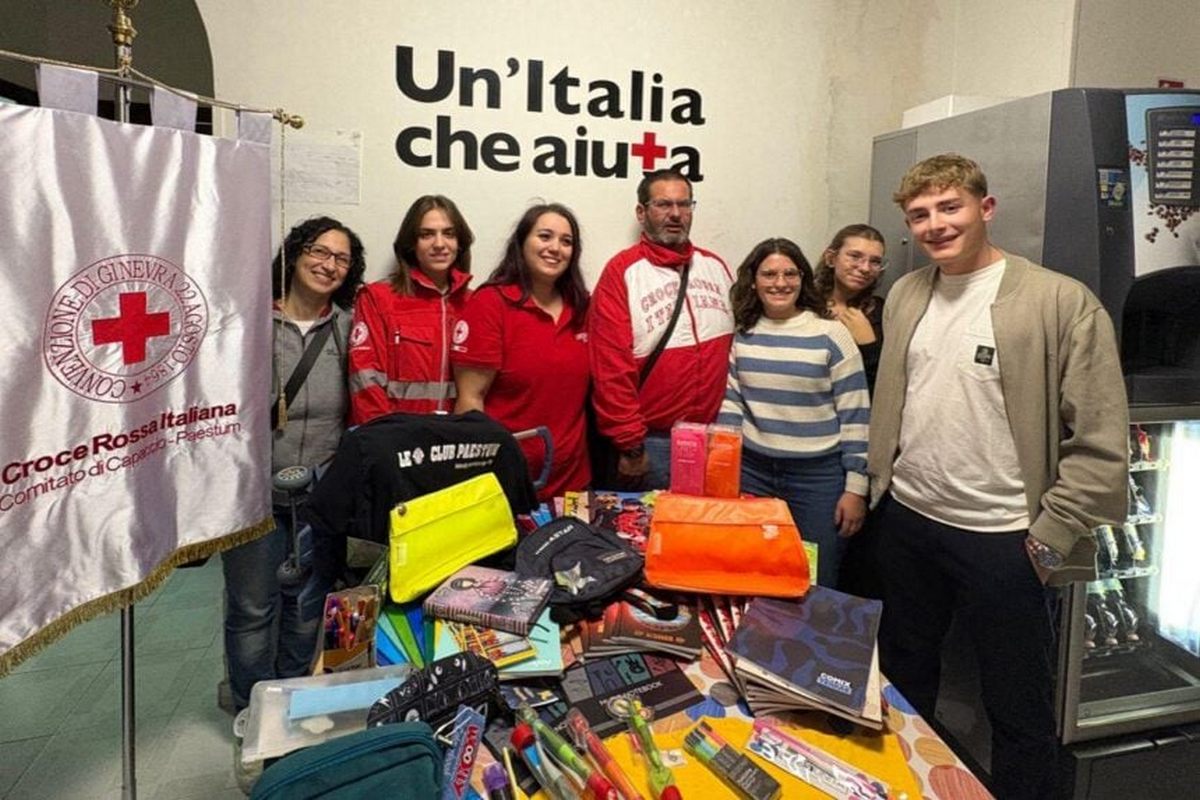 leo club paestum consegnato lo zaino sospeso croce rossa