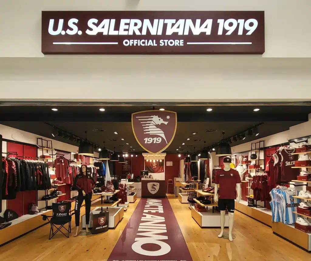 salernitana calciatori incontro tifosi store