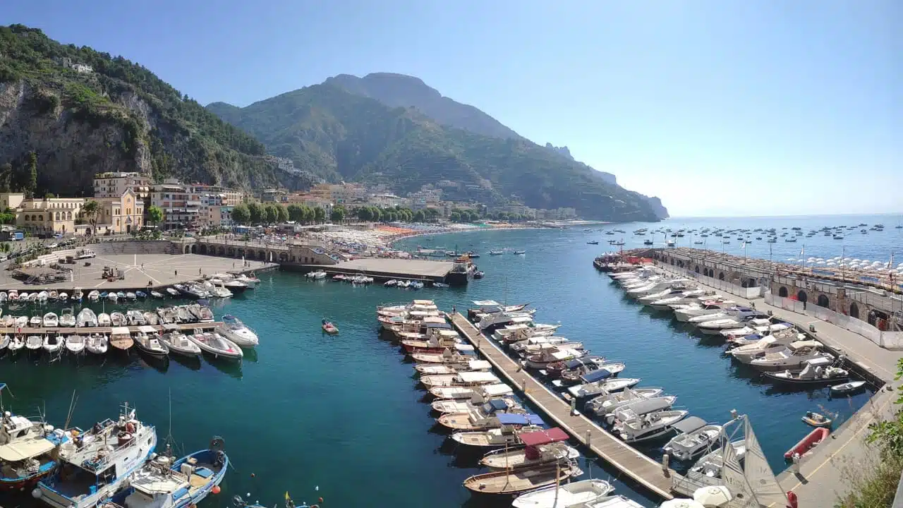 trasformazione locali abitazioni maiori centro storico