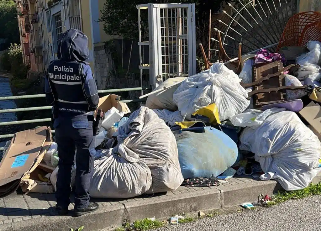 Salerno, controlli contro le micro discariche: interventi a Fratte e appello al rispetto del decoro urbano