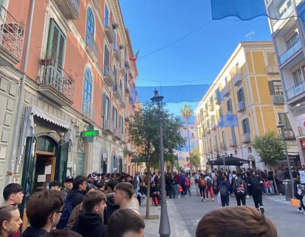 capo plaza salerno instore oggi 12 novembre