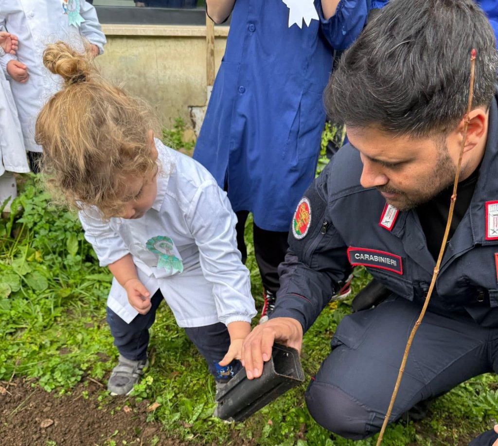 giffoni valle piana piantumazione carabinieri studenti