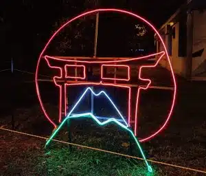 Inaugurate le installazioni luminose realizzate dagli studenti: al via “Asia Pop” all’Hub Arbostella