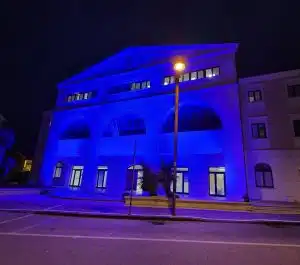 agropoli illuminata blu giornata diritti infanzia adolescenza