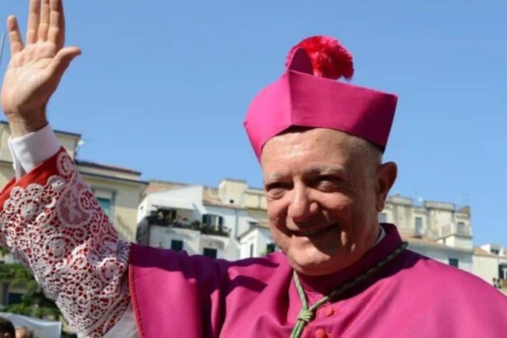 arcivescovo bellandi auguri fico