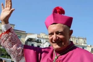 arcivescovo bellandi auguri fico