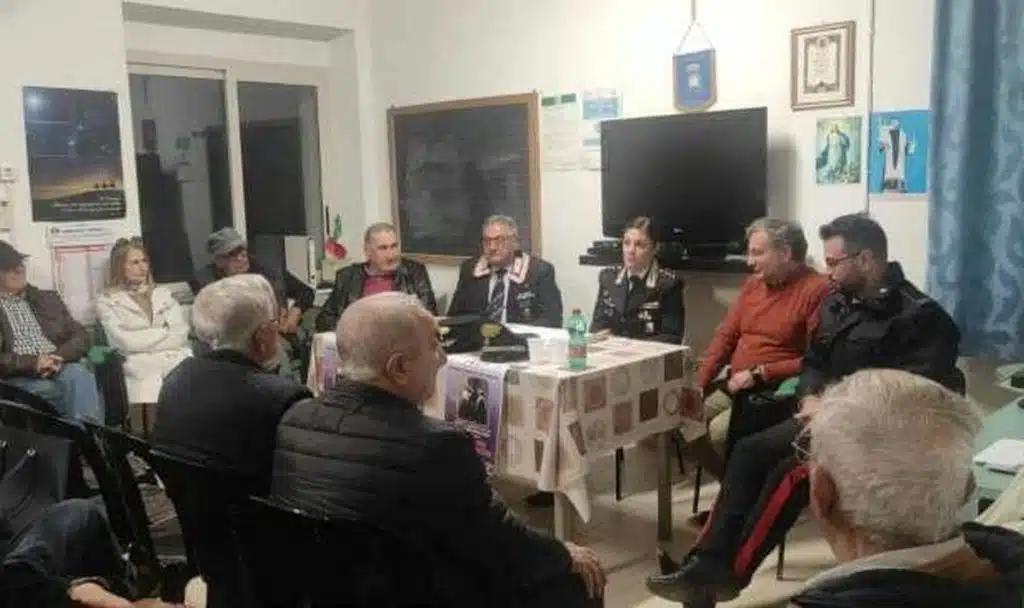 caggiano incontro truffe anziani prevenzione carabinieri
