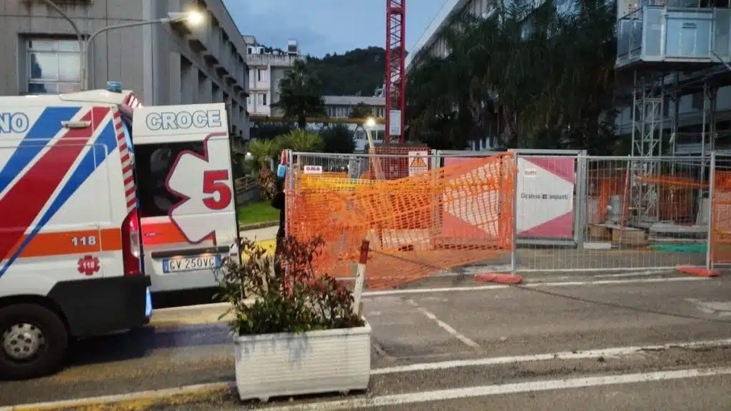 tentato suicidio salerno ospedale ruggi 9 novembre