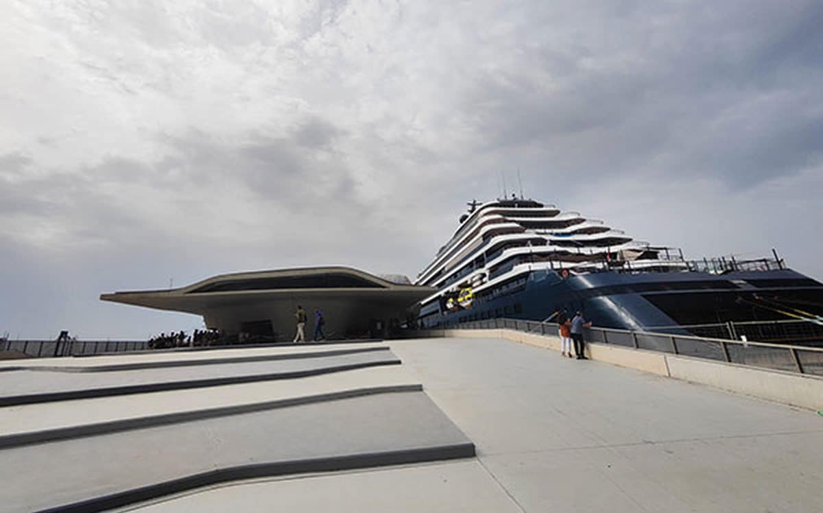 Ritz-Carlton salerno amalfi yacht lusso 2027