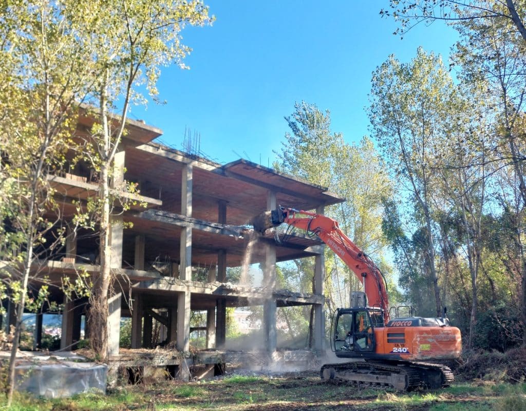 nocera superiore demolito scheletro cemento