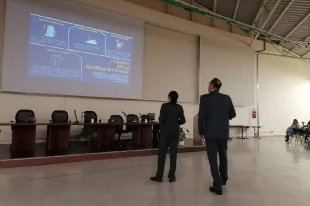 sacco sant'arsenio guardia finanza incontro legalità futuro